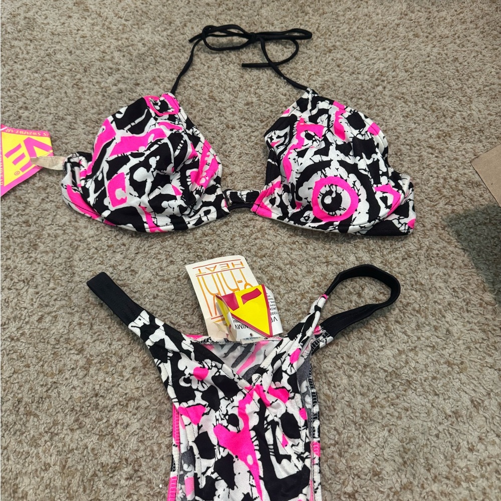 VINTAGE Venus Bikini!